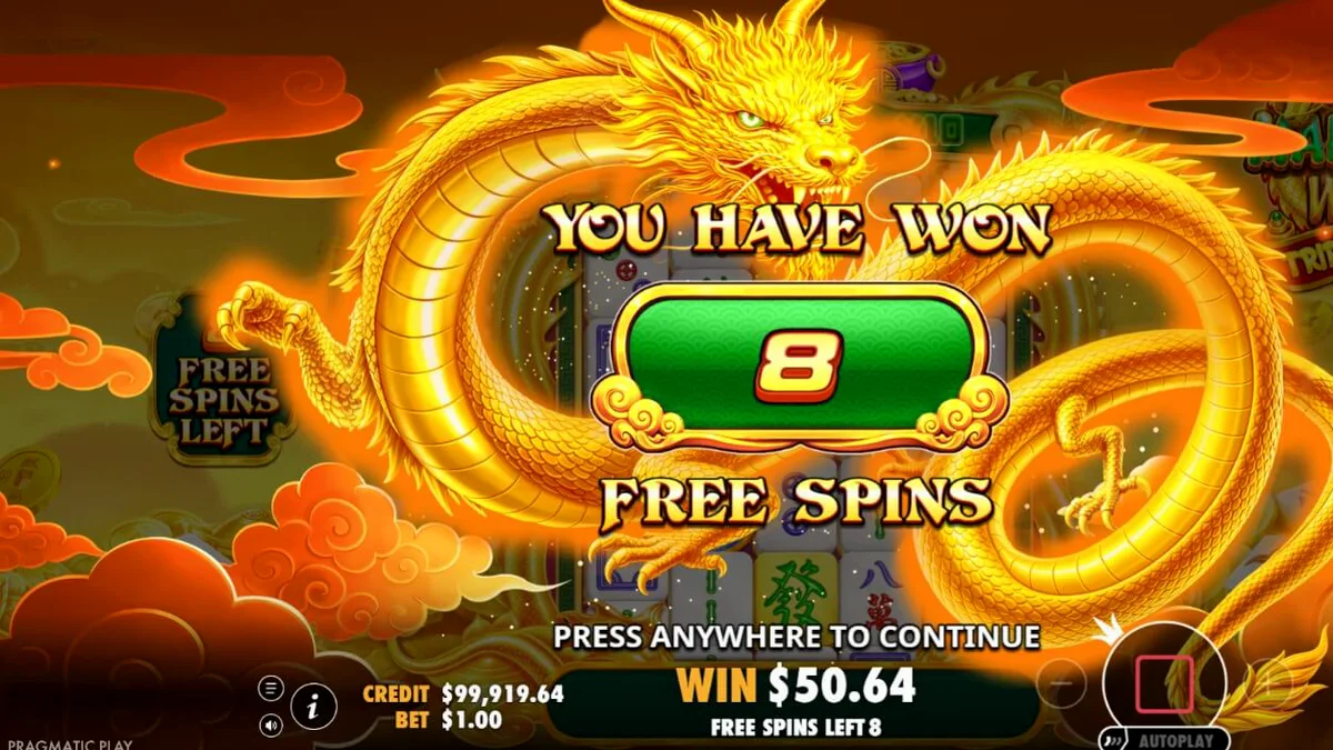 Tampilan visual slot Mahjong Wins Triple Pot dengan simbol ubin Mahjong dan naga emas